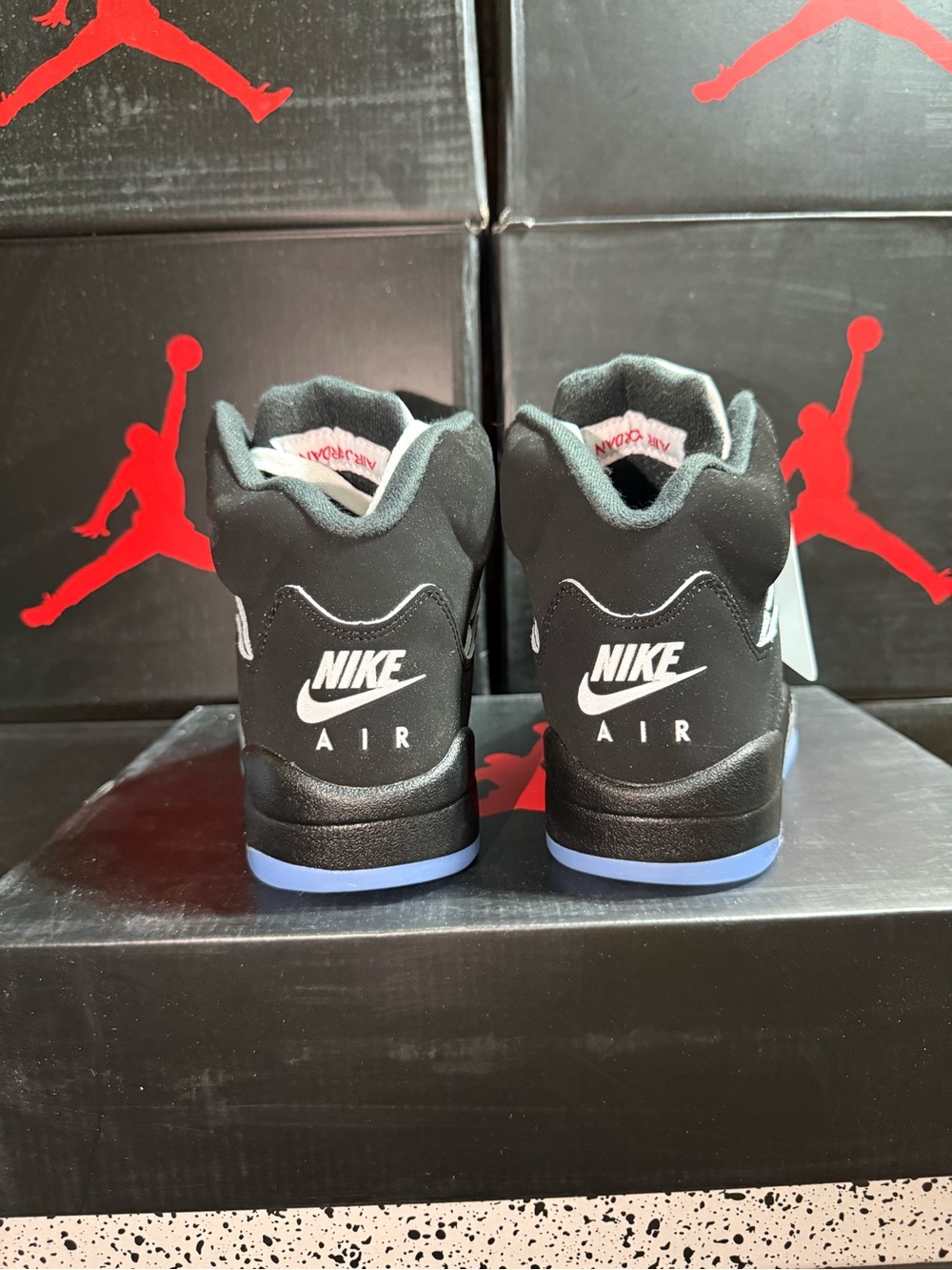 Air Jordan 5 Retro “Metallic Black” 2025 - Picture 5 of 6